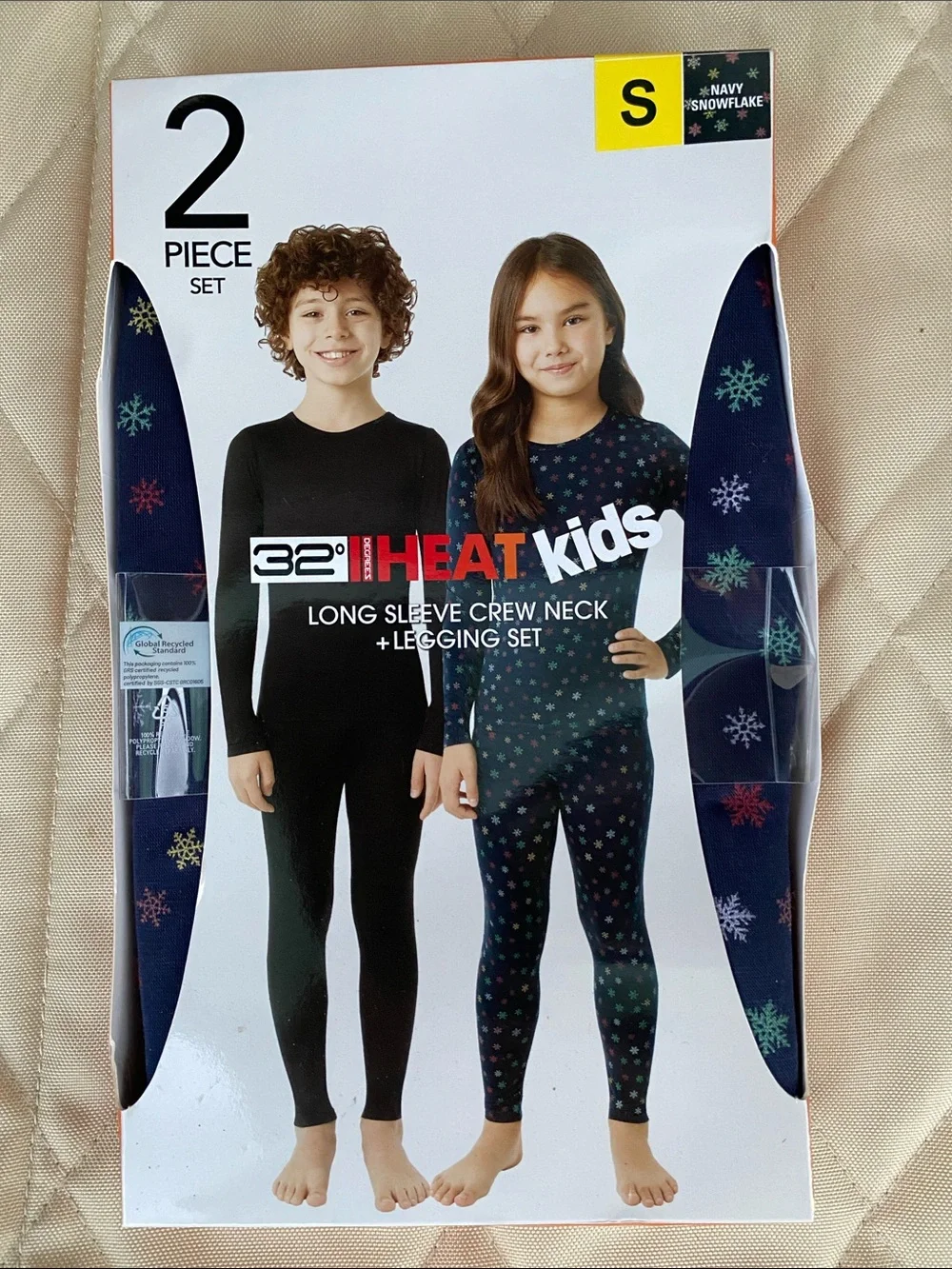 32 Degrees Kids 2-Piece Navy Snowflake & Black Long Sleeve Crew Neck Pajama Set